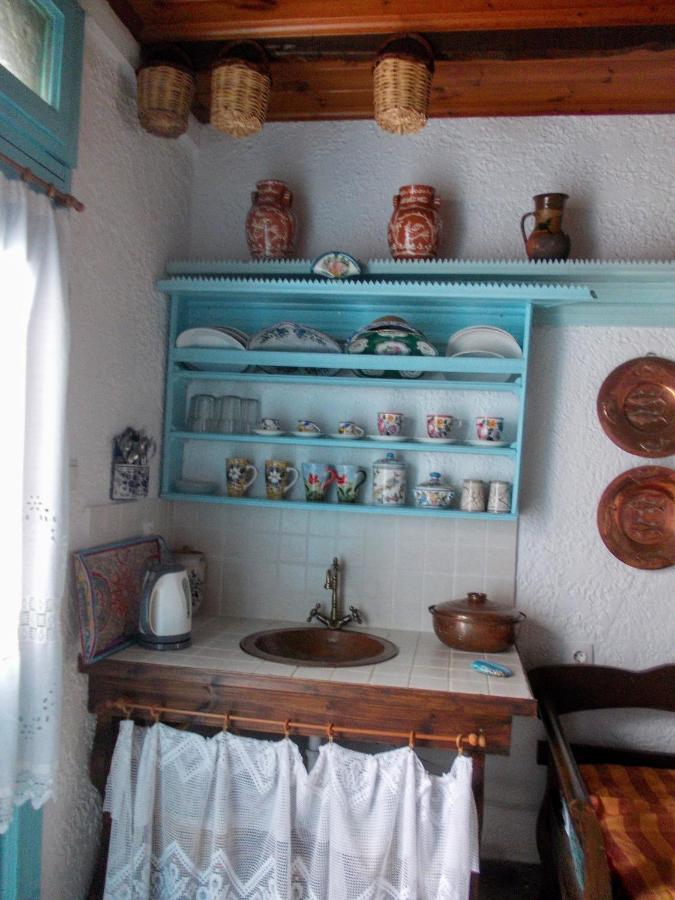 Nyfes Traditional Boutique Frosyni Skyros Exterior photo